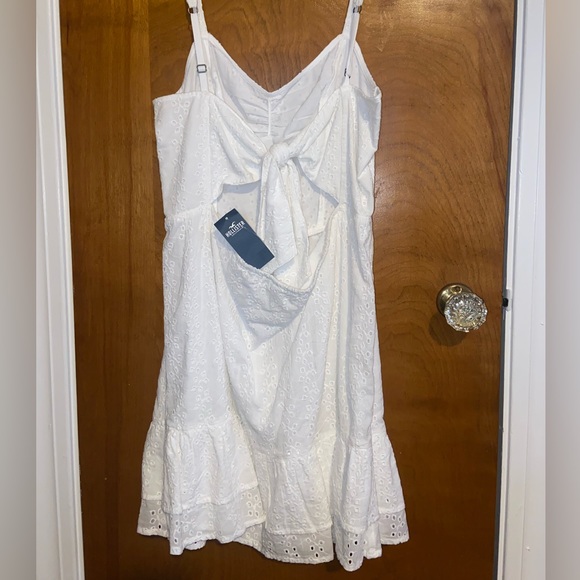 Hollister Summer Dress with open back - Picture 2 of 3